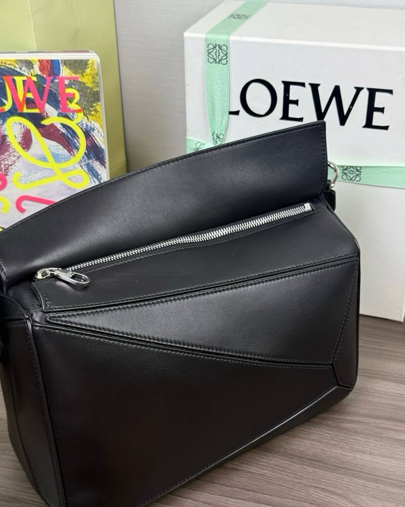 Loewe Featherlight Puzzle 中號 黑色 / Black 實拍 8