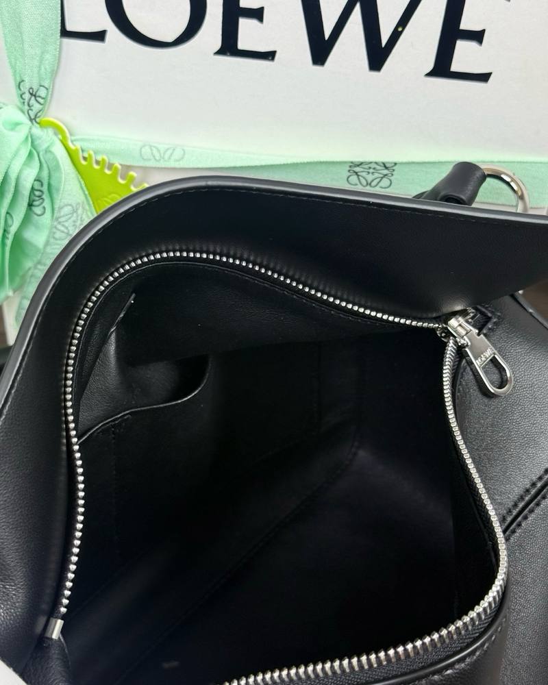 Loewe Featherlight Puzzle 中號 黑色 / Black 實拍 9