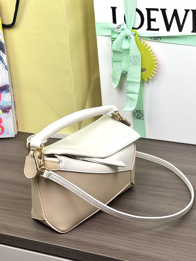 Loewe Mini Puzzle Edge 手袋 柔白拼經典拼圖 實拍 2