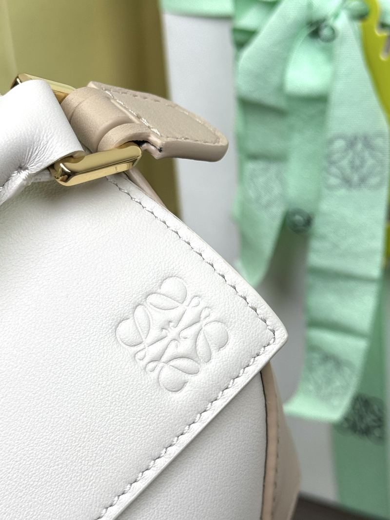 Loewe Mini Puzzle Edge 手袋 柔白拼經典拼圖 實拍 7