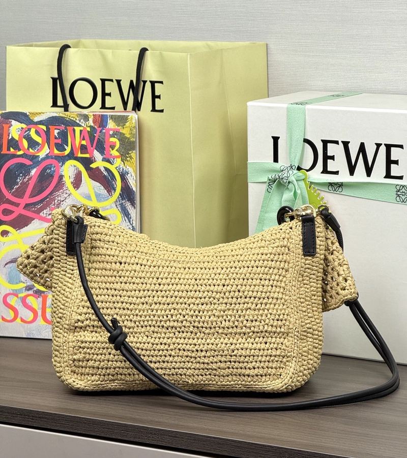 Loewe Ola 拉菲草 中號手袋 自然色（黑皮革邊） 實拍 4