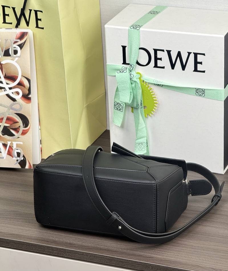 Loewe Panta Puzzle 小號 黑色 / Black 實拍 4