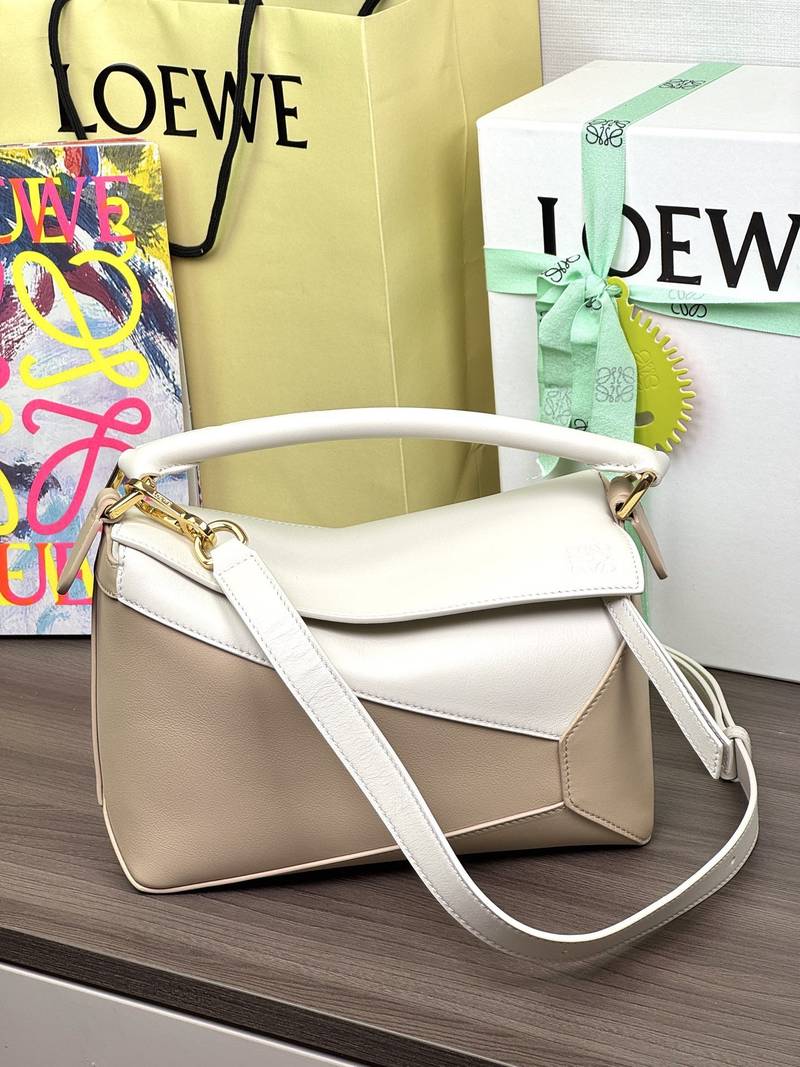 Loewe Panta Puzzle 小號 米白 / Ivory 實拍 1