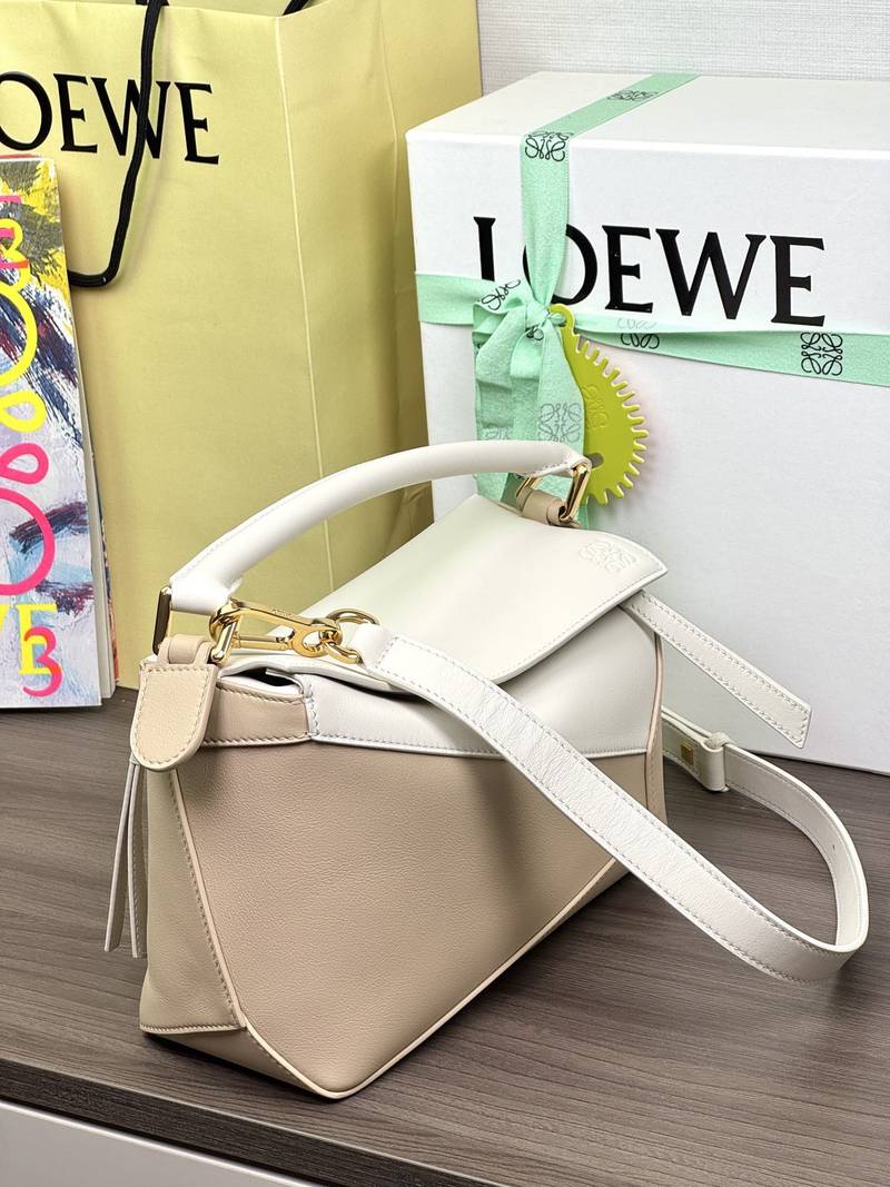 Loewe Panta Puzzle 小號 米白 / Ivory 實拍 2