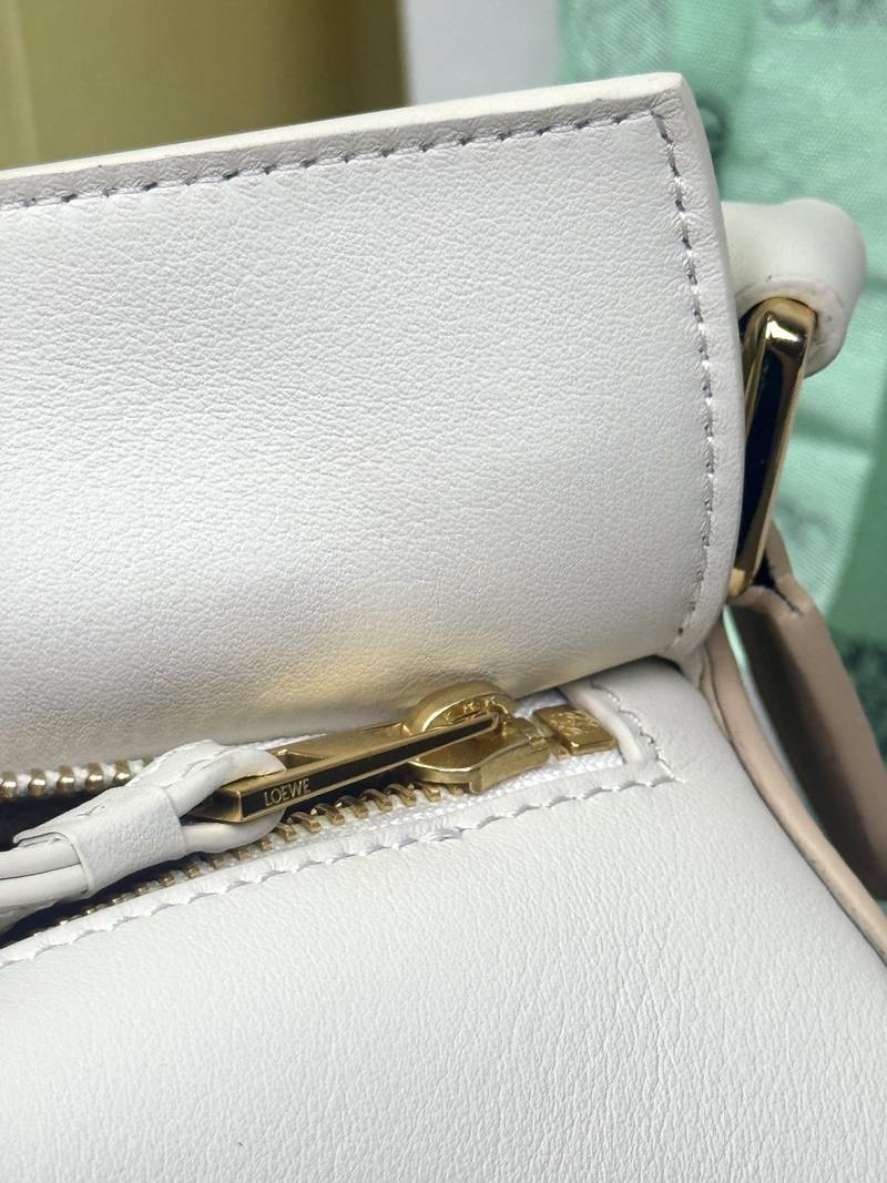 Loewe Panta Puzzle 小號 米白 / Ivory 實拍 8