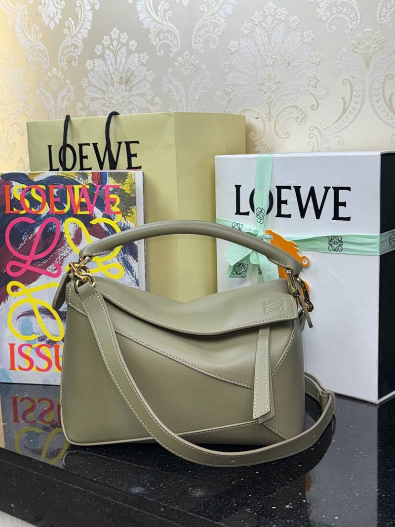 Loewe Panta Puzzle 小號 橄欖綠 / Sage 實拍 1