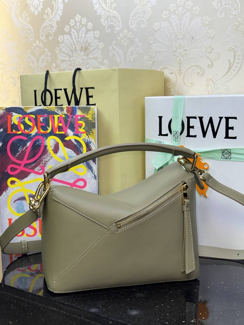 Loewe Panta Puzzle 小號 橄欖綠 / Sage 實拍 3