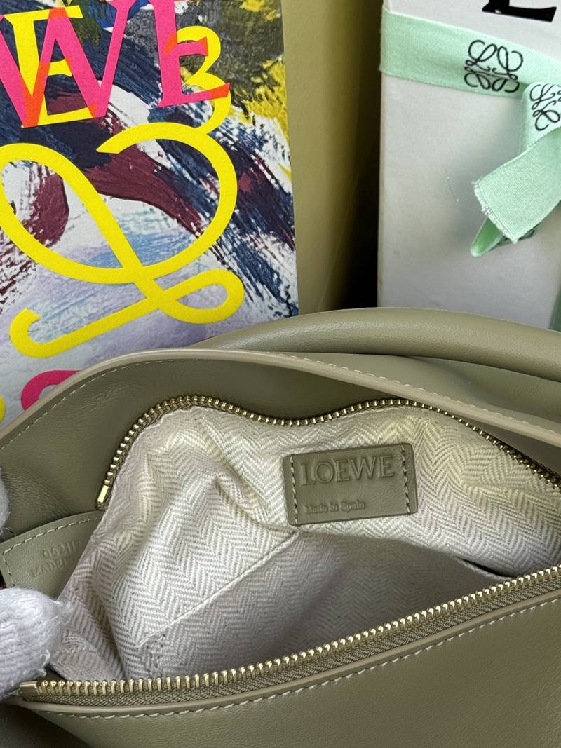 Loewe Panta Puzzle 小號 橄欖綠 / Sage 實拍 6