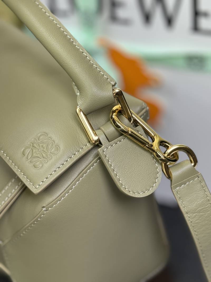 Loewe Panta Puzzle 小號 橄欖綠 / Sage 實拍 9