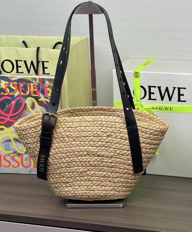 Loewe Punch Hole 洞洞草編手袋（複刻）實拍