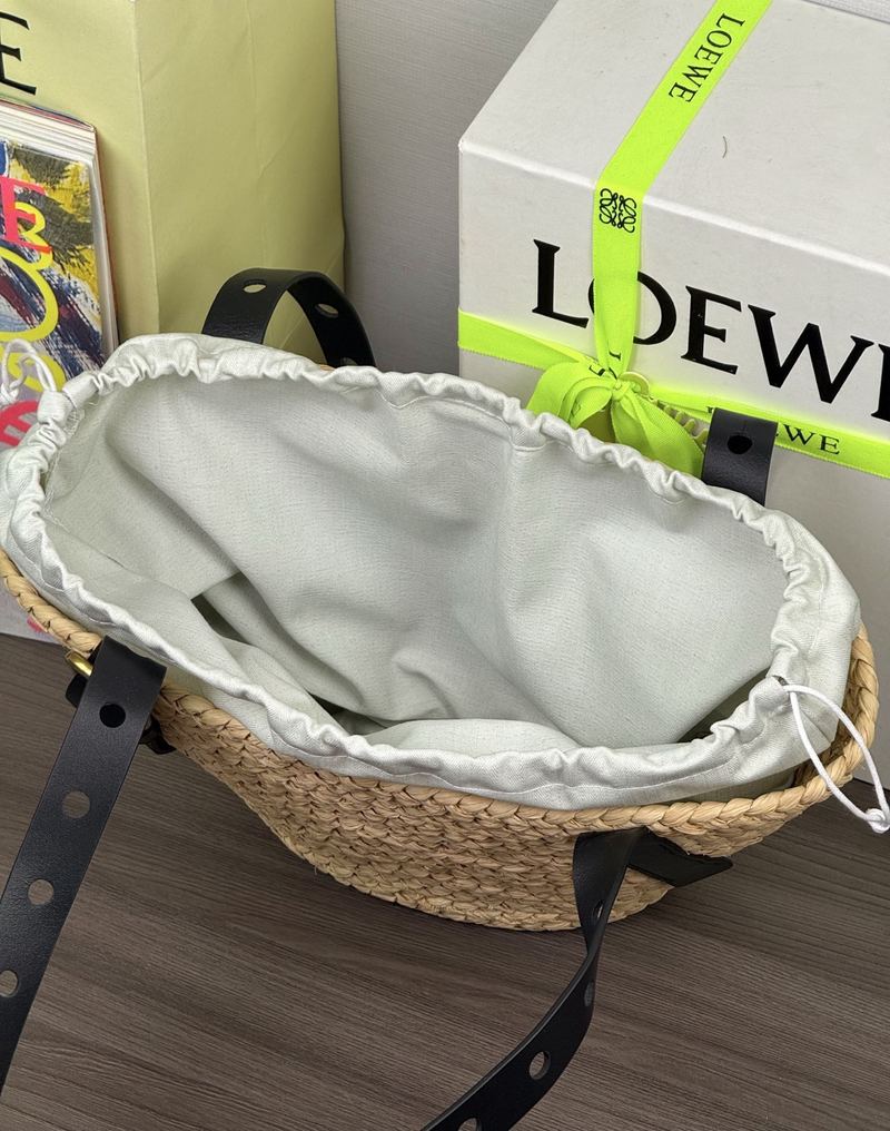 Loewe Punch Hole 洞洞草編手袋 自然色 實拍 7