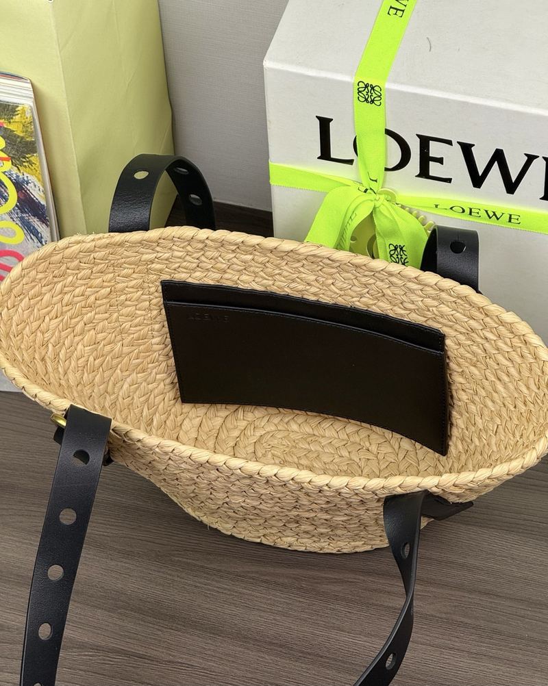 Loewe Punch Hole 洞洞草編手袋 自然色 實拍 8
