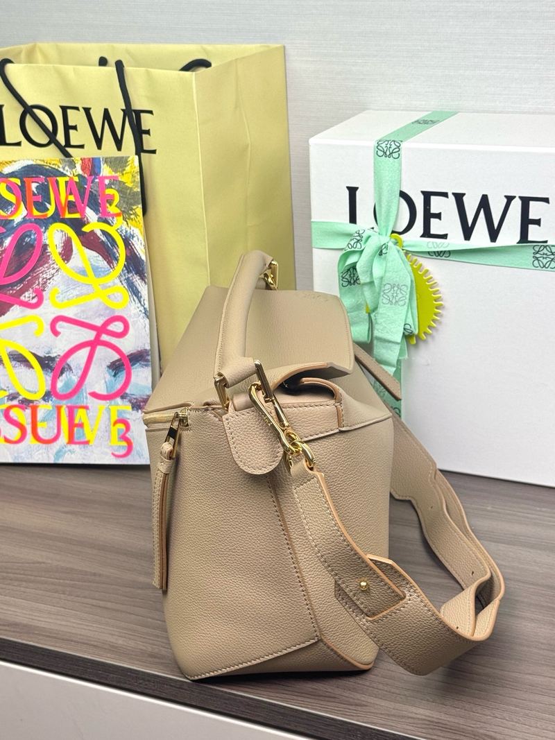 Loewe Puzzle Edge 中號手袋 沙色 實拍 2