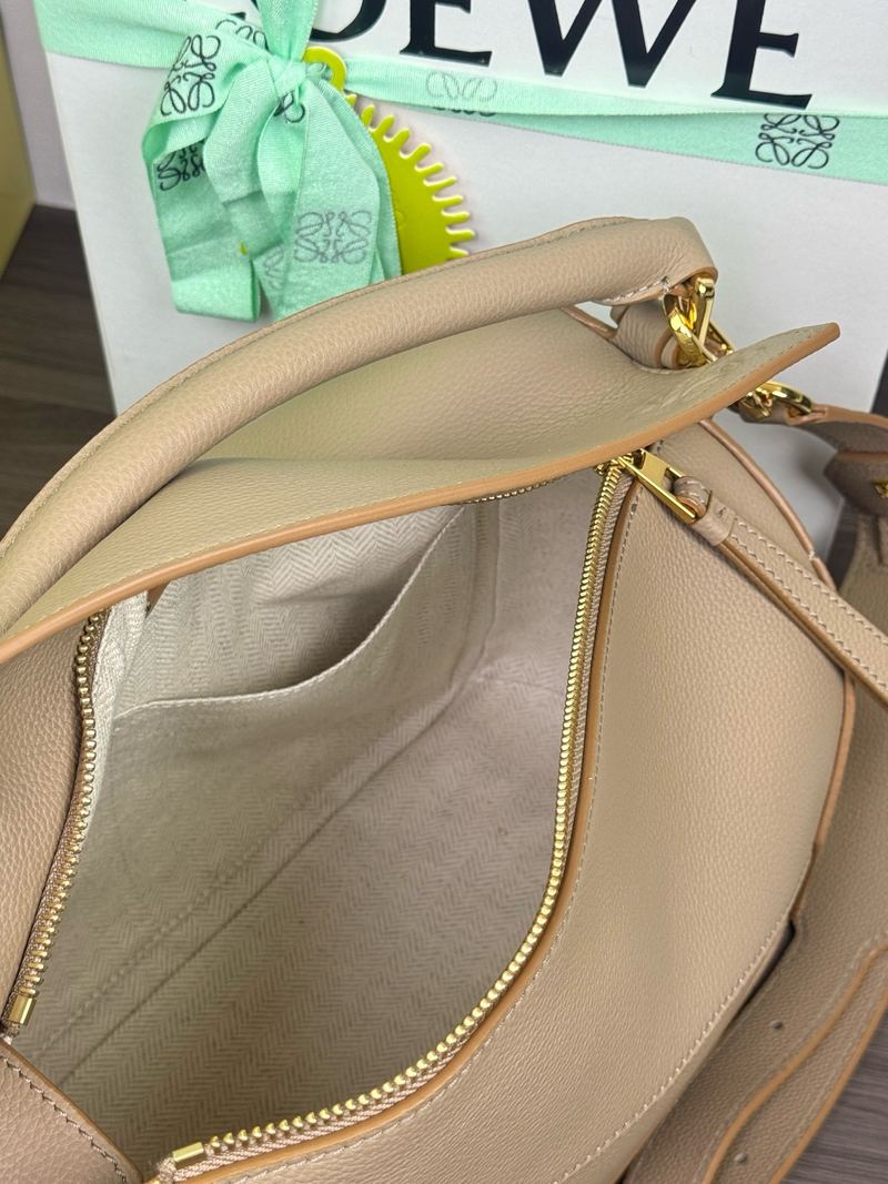 Loewe Puzzle Edge 中號手袋 沙色 實拍 6