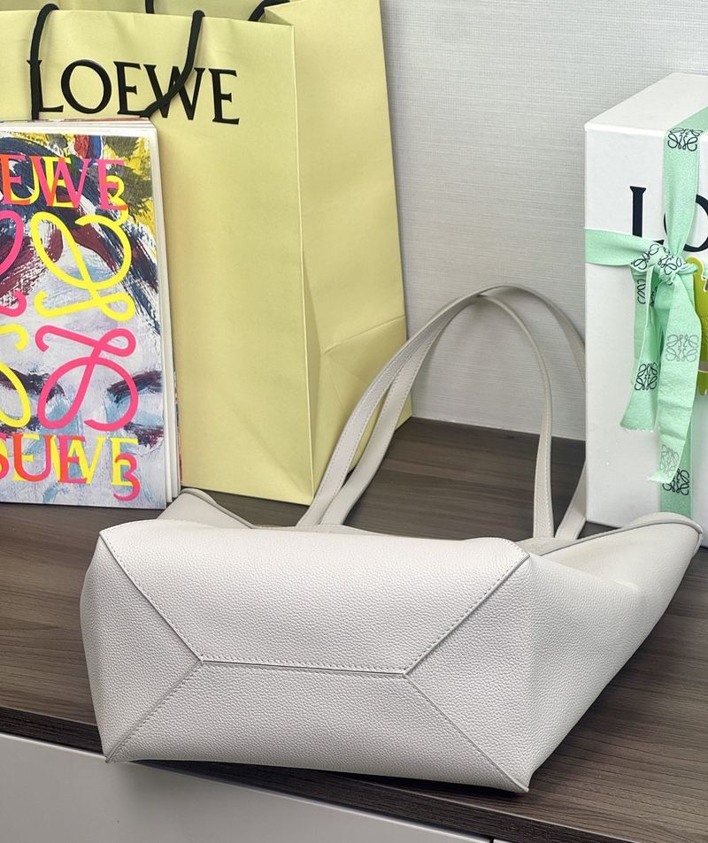 Loewe Puzzle Fold 中號托特手袋 銀灰 實拍 4