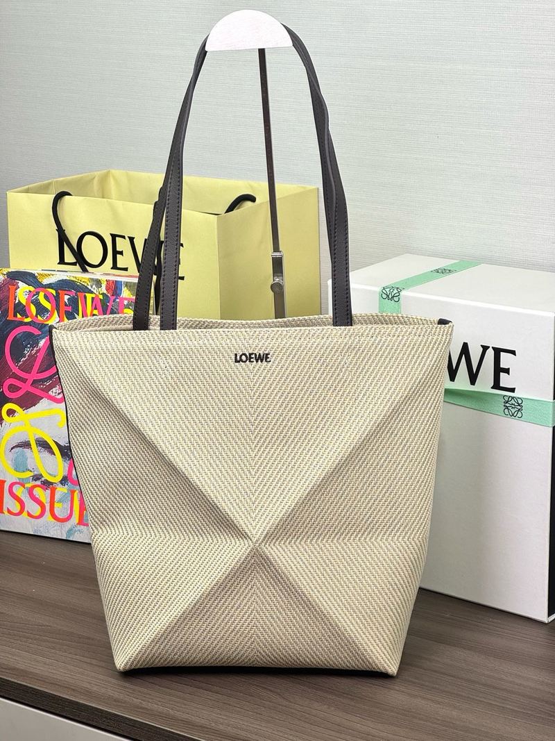 Loewe Puzzle Fold 中號托特手袋 奶油白 實拍 1