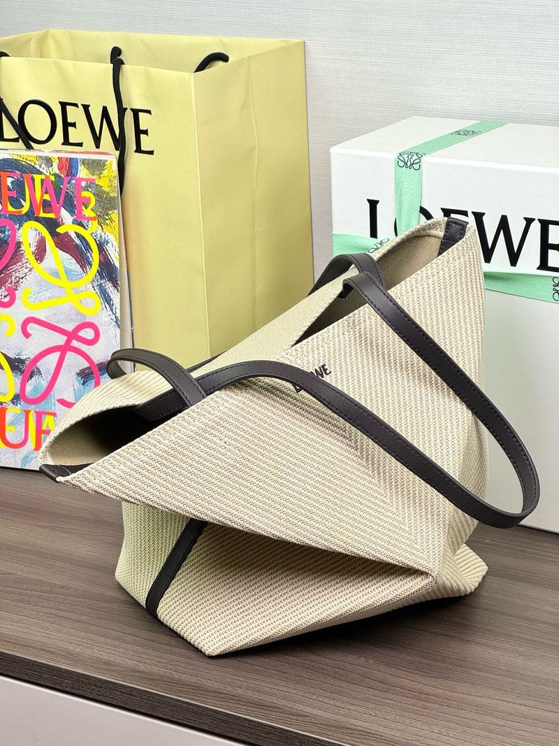 Loewe Puzzle Fold 中號托特手袋 奶油白 實拍 4