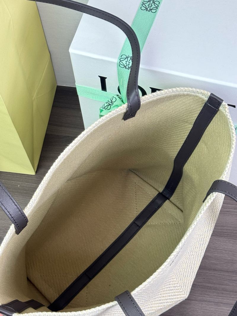 Loewe Puzzle Fold 中號托特手袋 奶油白 實拍 6
