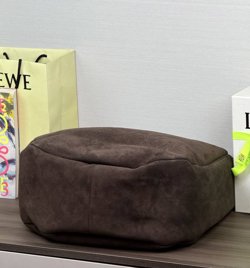 Loewe Roomy Hobo 深棕 / Brown（絨面牛皮） 實拍 6