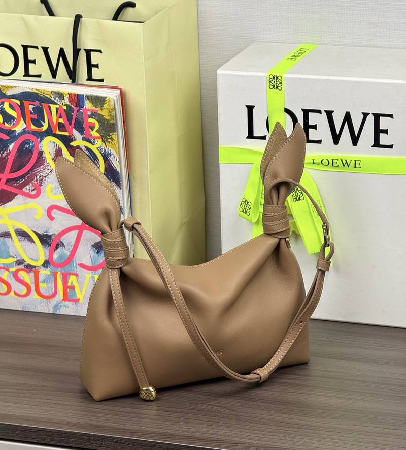 Loewe Scarf 迷你手袋 摩卡 / Mocha 實拍 2