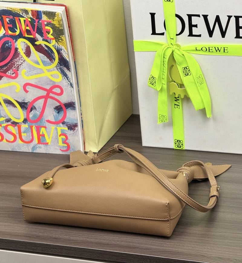 Loewe Scarf 迷你手袋 摩卡 / Mocha 實拍 4