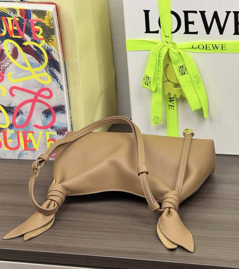 Loewe Scarf 迷你手袋 摩卡 / Mocha 實拍 5