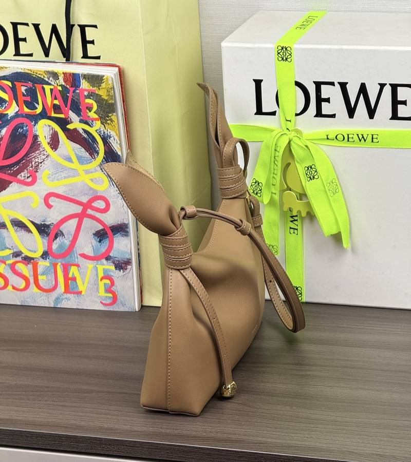 Loewe Scarf 迷你手袋 摩卡 / Mocha 實拍 6