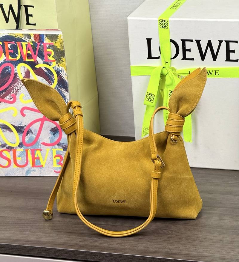 Loewe Scarf 迷你手袋 赭黃 / Ochre（絨面） 實拍 5