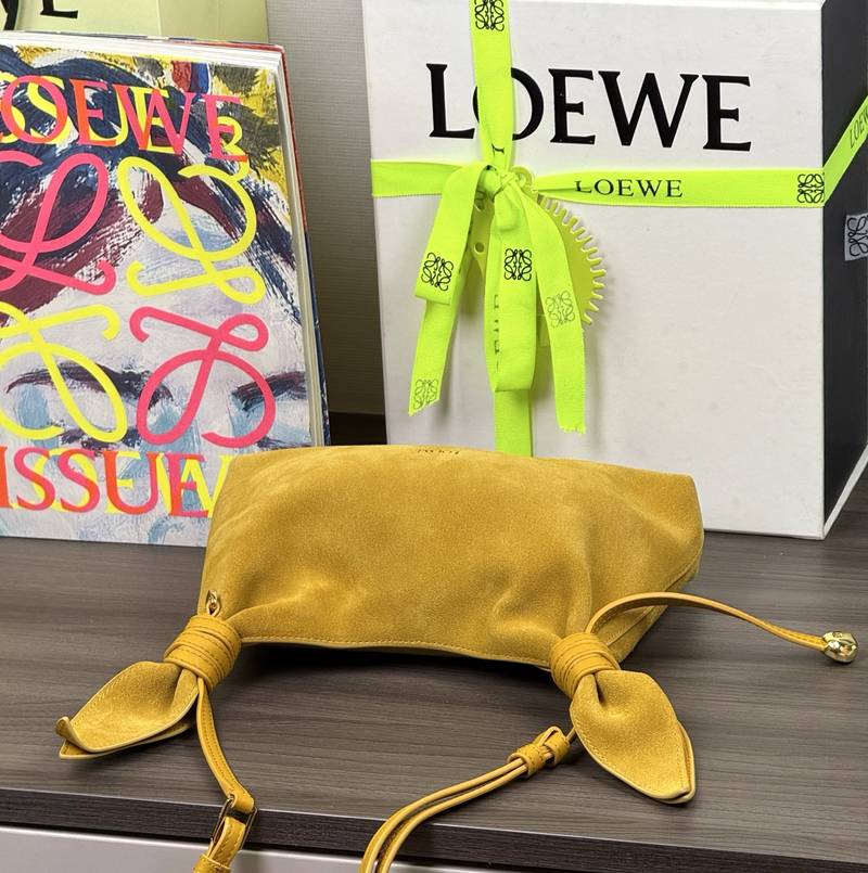 Loewe Scarf 迷你手袋 赭黃 / Ochre（絨面） 實拍 7