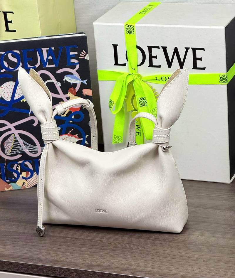 Loewe Scarf 迷你手袋 柔白 / Soft White 實拍 6