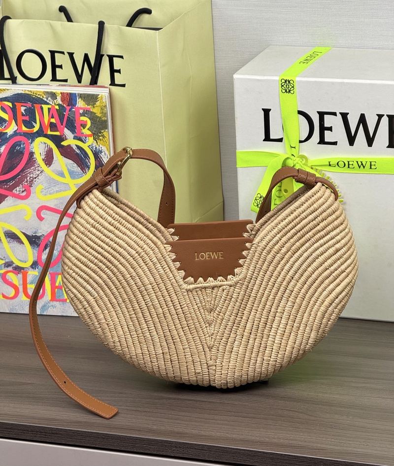 Loewe Swing 拉菲草 中號手袋 自然色 實拍 2