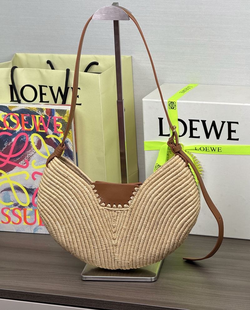 Loewe Swing 拉菲草 中號手袋 自然色 實拍 3