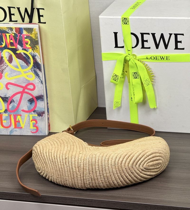 Loewe Swing 拉菲草 中號手袋 自然色 實拍 5
