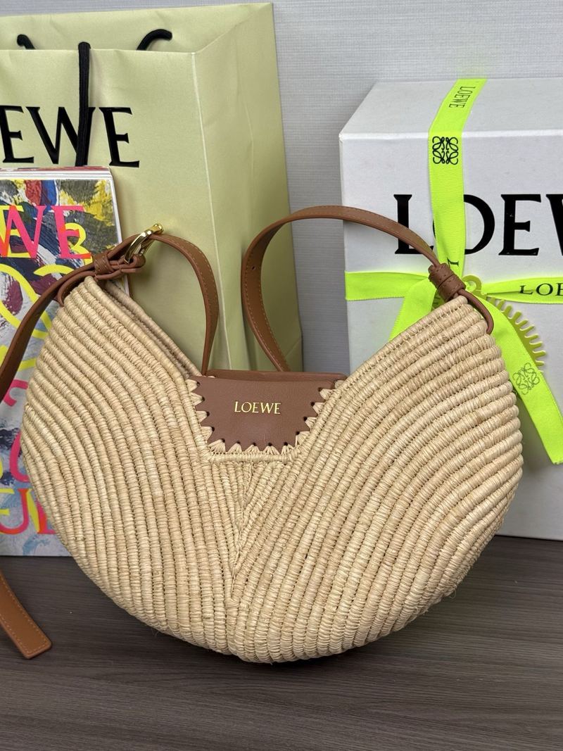 Loewe Swing 拉菲草 中號手袋 自然色 實拍 7
