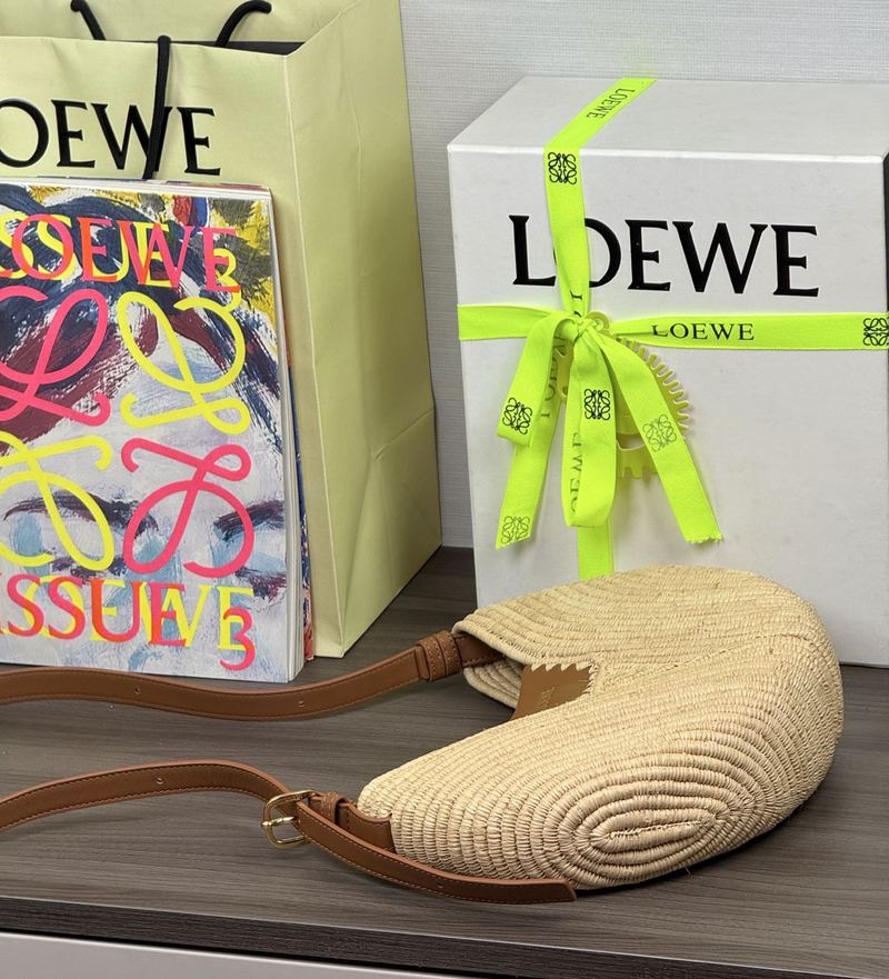 Loewe Swing 拉菲草 中號手袋 自然色 實拍 8