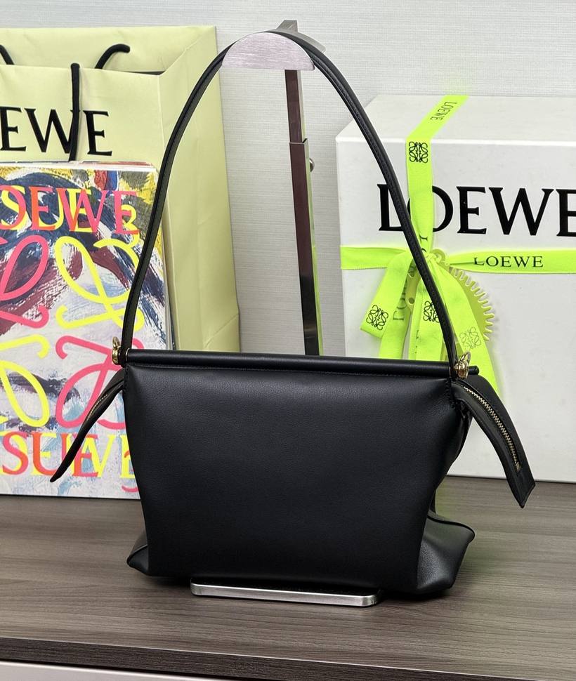 Loewe Whisker 小號 Loewe Whisker 小號 · 黑色 Black 實拍 4