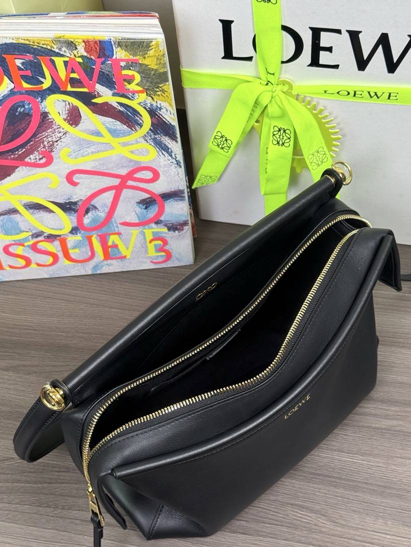 Loewe Whisker 小號 Loewe Whisker 小號 · 黑色 Black 實拍 8
