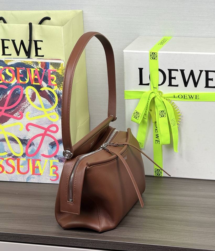 Loewe Whisker 小號 Loewe Whisker 小號 · 干邑 Cognac 實拍 3