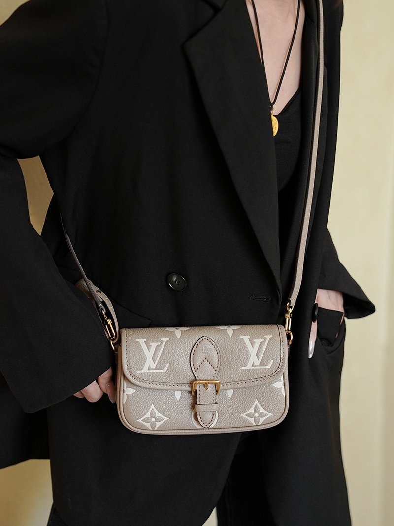 LV Nano Diane 大象灰 M83300 實拍