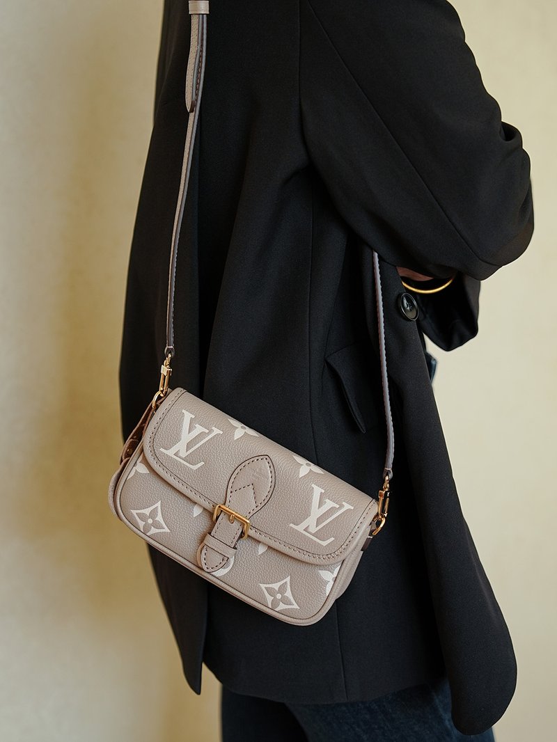 LV Nano Diane 大象灰 M83300 實拍