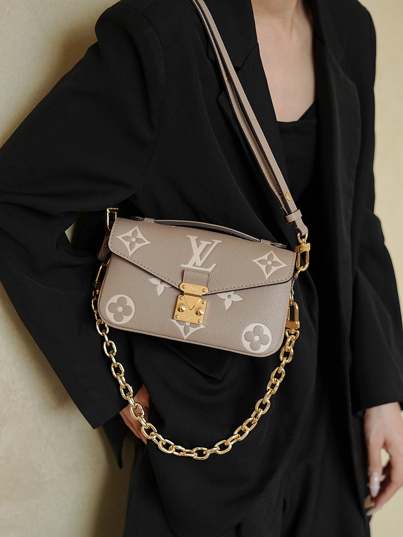 LV Pochette Métis East West 大象灰 M23081 實拍