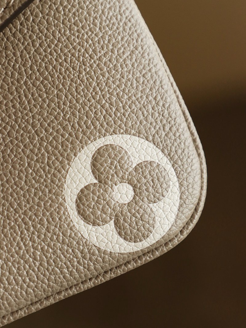 LV Pochette Métis East West 大象灰 M23081 實拍
