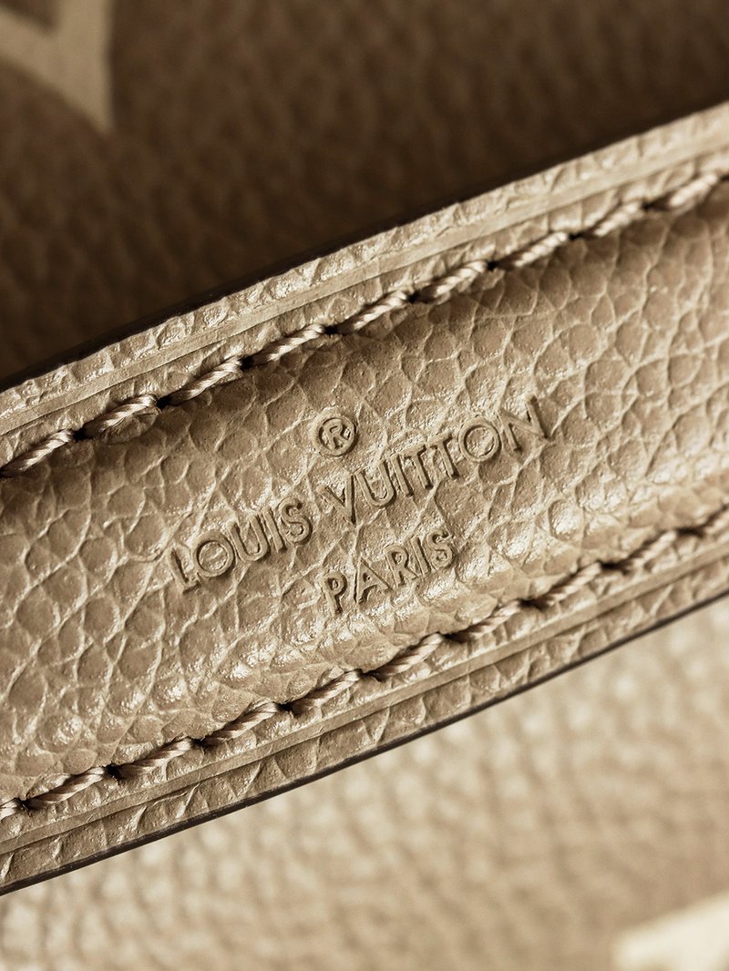 LV Pochette Métis East West 大象灰 M23081 實拍