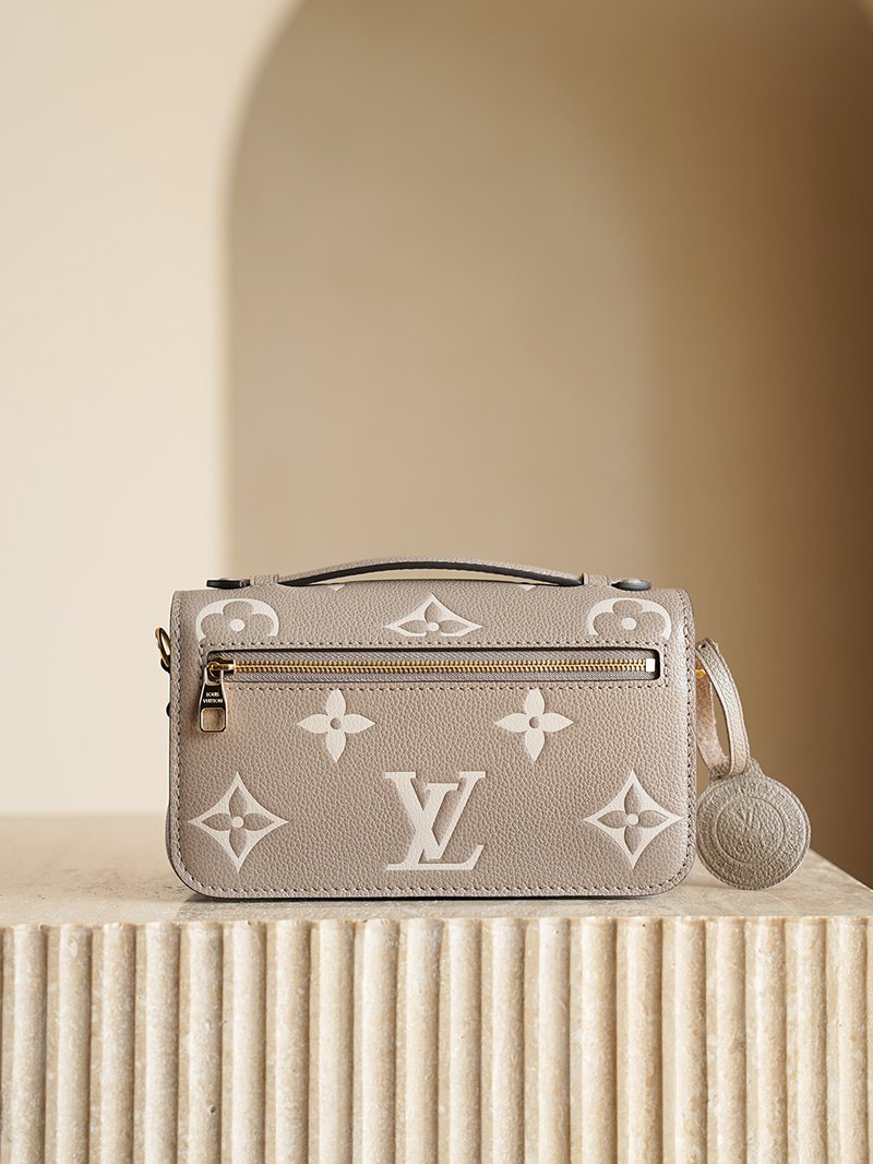 LV Pochette Métis East West 大象灰 M23081 實拍