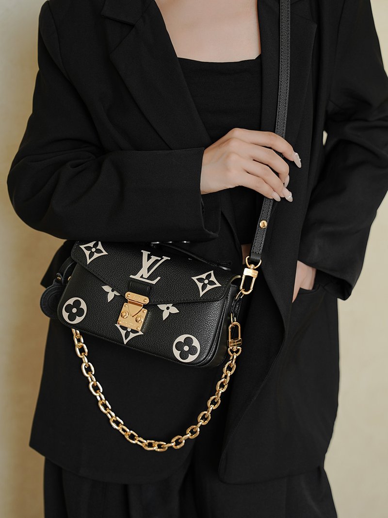 LV Pochette Métis East West 黑色 M46596 實拍