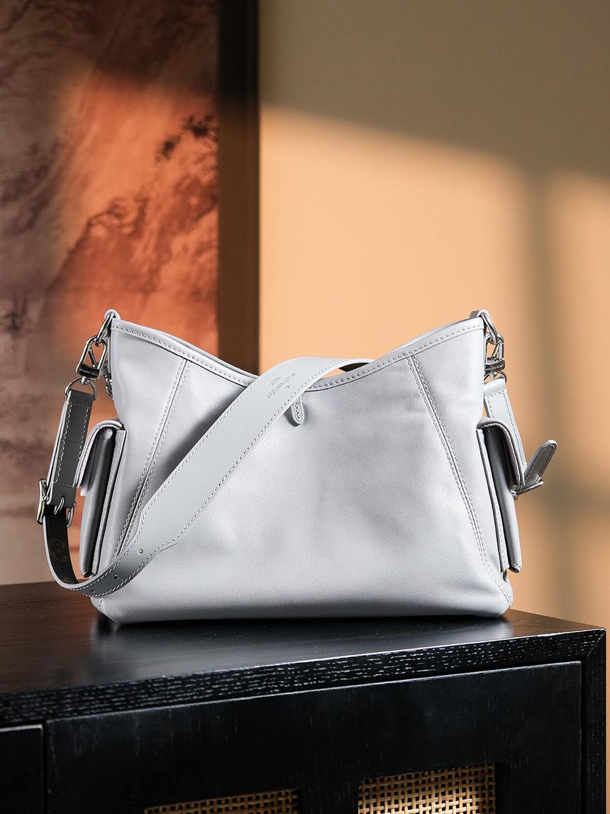 CarryAll Cargo PM 肩背實拍