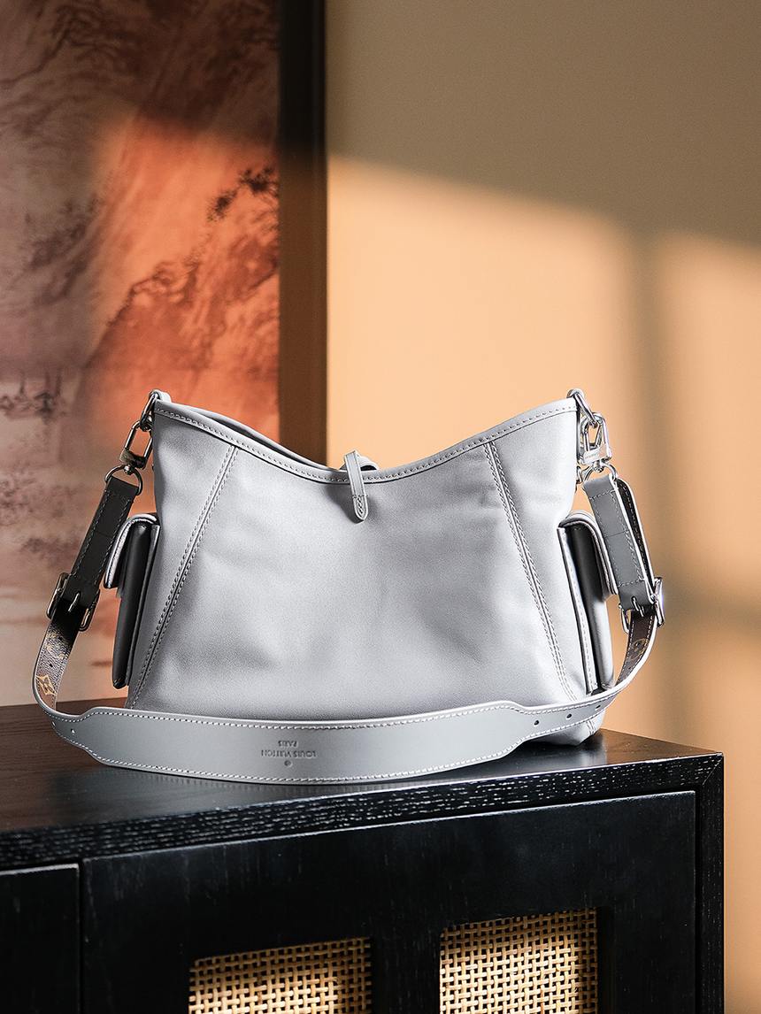 CarryAll Cargo PM 斜背實拍