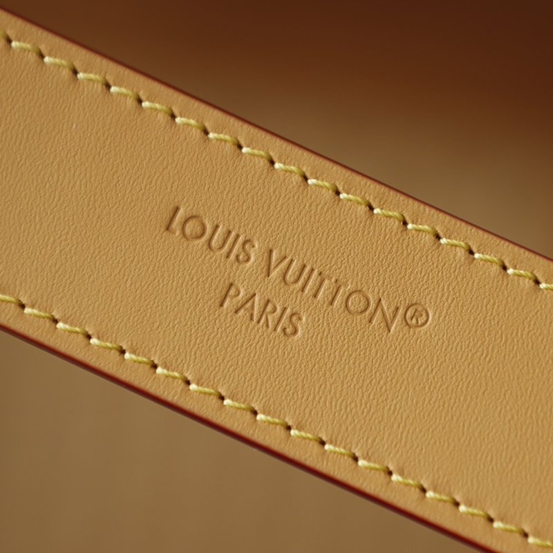 LOUIS VUITTON PARIS 壓印