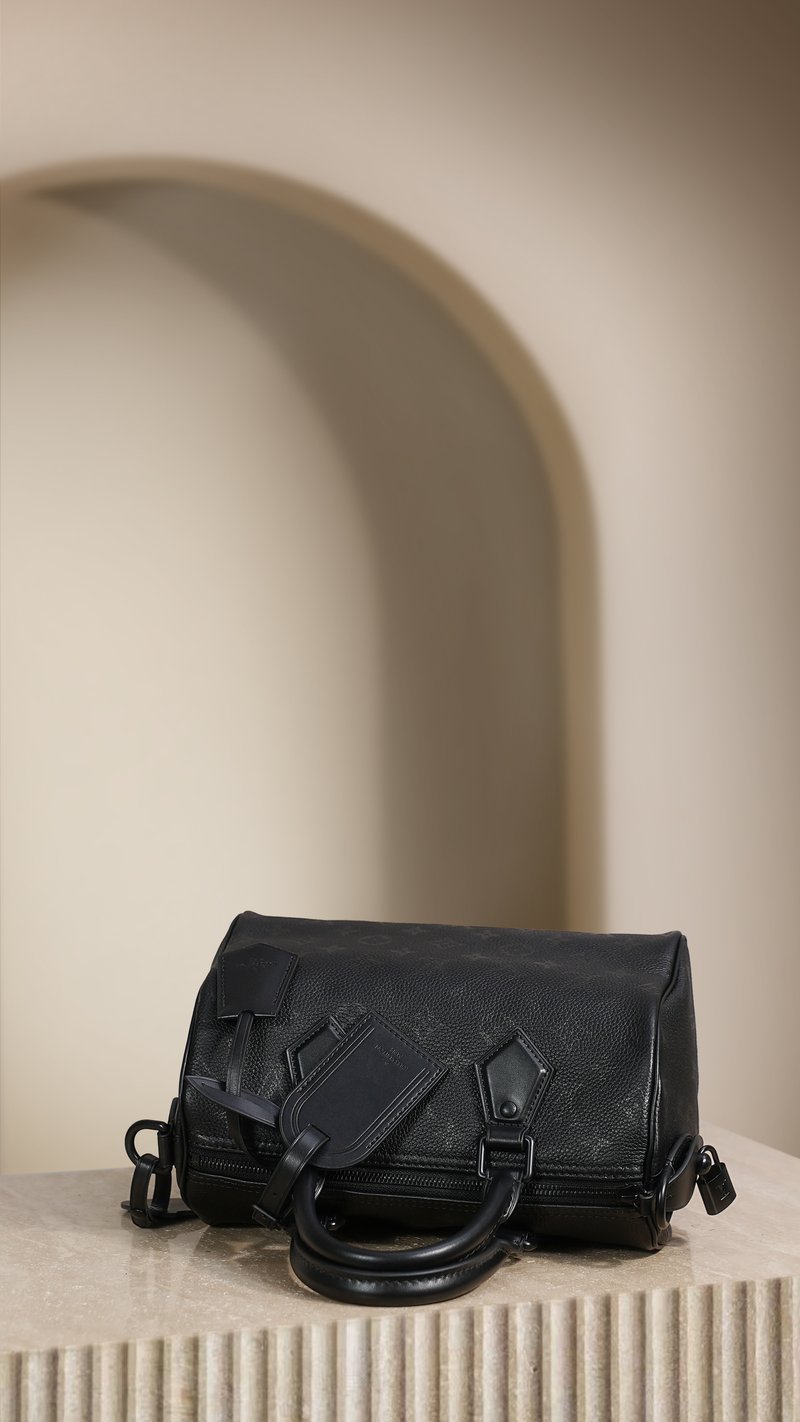 Speedy P9 Ultra Black 開蓋俯視 內裡
